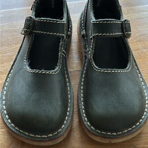 Classic Duckfeet Mary Jane’s